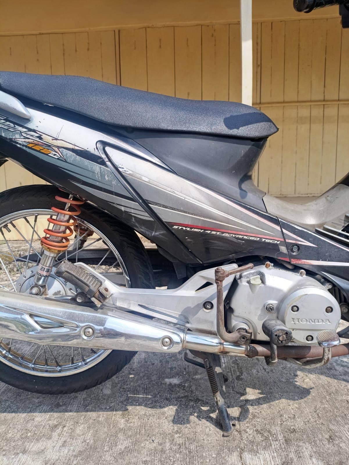 Gambar motor 4