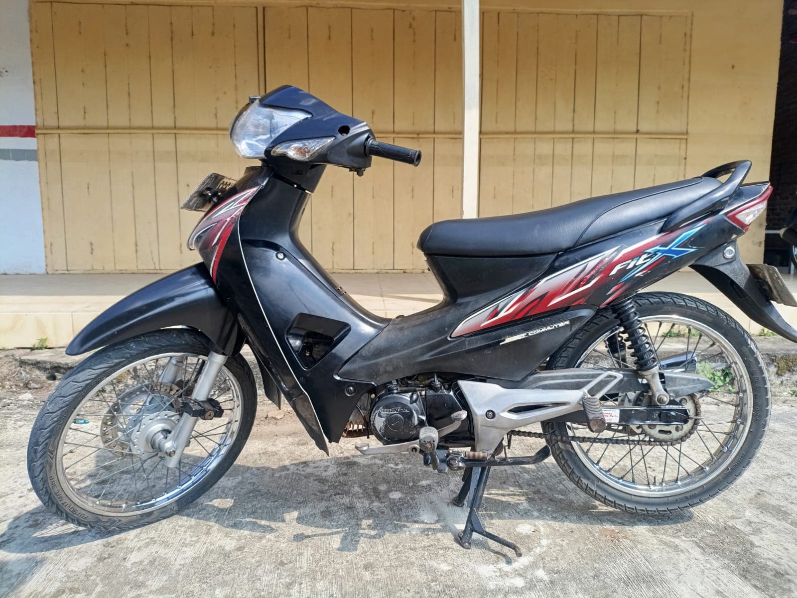Gambar motor 3