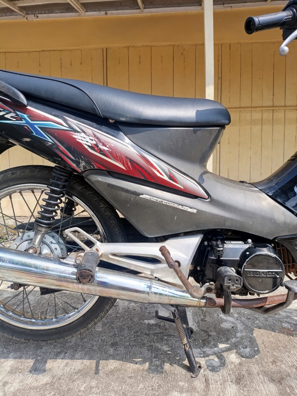 Gambar motor 4