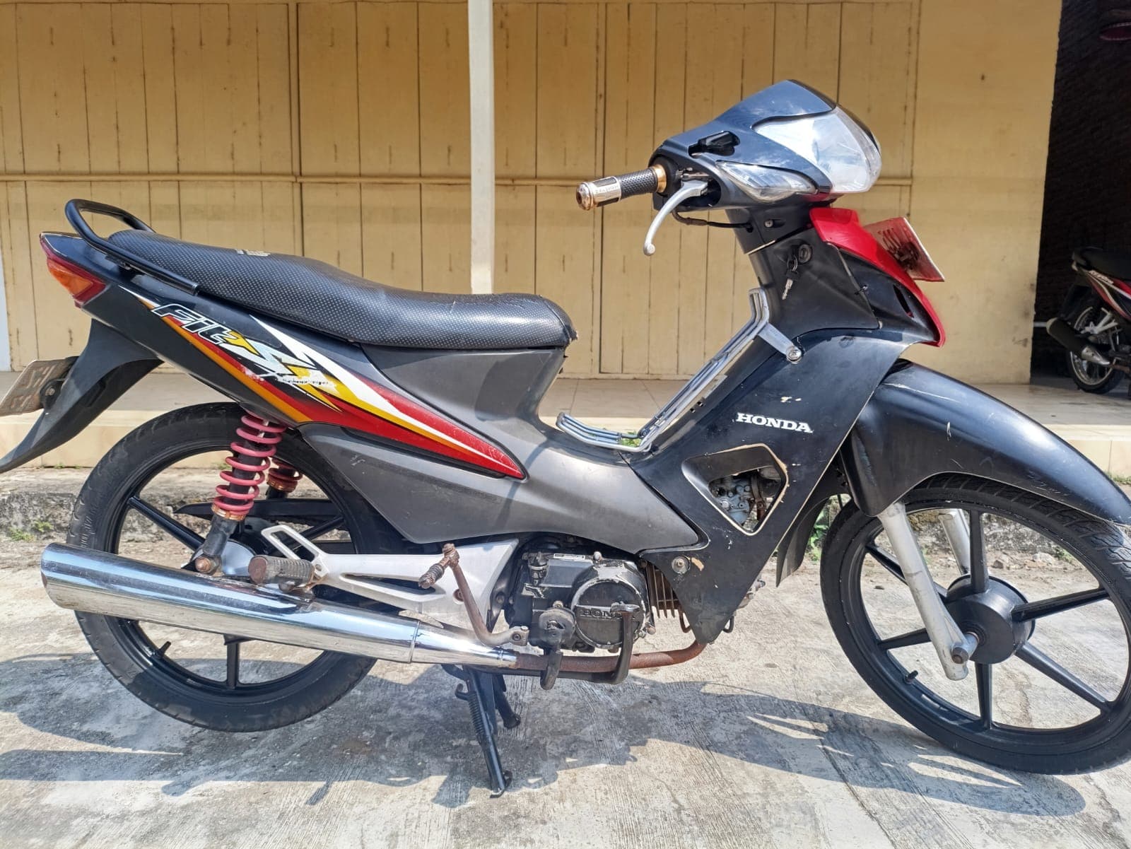 Gambar motor 1